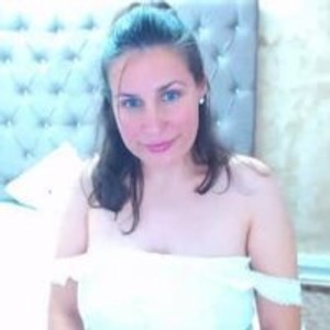 girlsupnorth.com LarisaHott livesex profile in fetish cams
