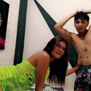 sexcityguide.com Dulce_and_matiass livesex profile in spank cams