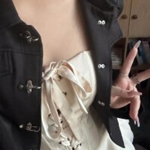 sexcityguide.com GraceLoran livesex profile in office cams