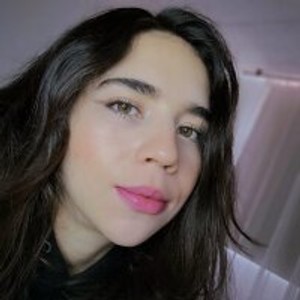 sleekcams.com JustinePetit livesex profile in black cams