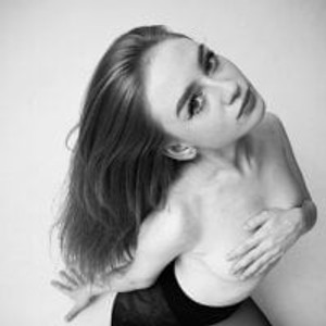 livesex.fan LizzyBlaze livesex profile in curvy cams