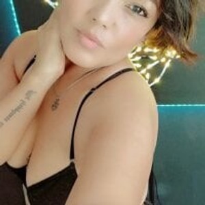 livesex.fan little-venuz8 livesex profile in spank cams