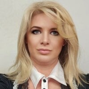 sexcityguide.com AnnikaLips livesex profile in glamour cams