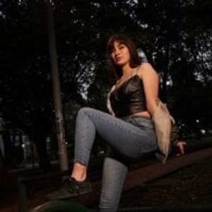 sexcityguide.com lune_obscure livesex profile in p2p cams