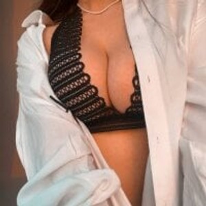 onaircams.com MagicMoon_ livesex profile in spank cams