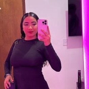 sexcityguide.com YENNIFER_LOVER livesex profile in glamour cams