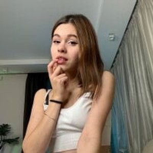 livesex.fan CedelKyngi livesex profile in small tits cams