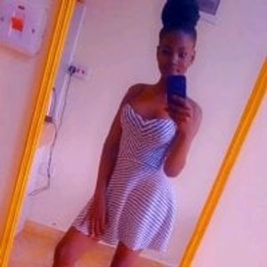 onaircams.com Sexxy_petite livesex profile in shower cams