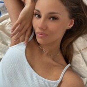 girlsupnorth.com paaulina_love livesex profile in hd cams