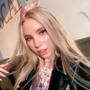 girlsupnorth.com DollyLolipop livesex profile in teen cams