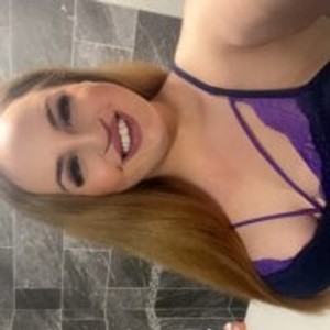 sleekcams.com hornynaughtybabe livesex profile in ts cams