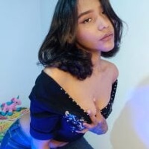 free6cams.com LenaBaker_ livesex profile in facial cams