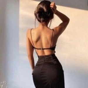 girlsupnorth.com HollaOla livesex profile in office cams