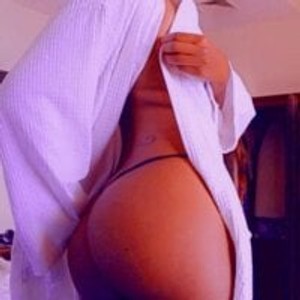 girlsupnorth.com Sofhia520 livesex profile in mobile cams