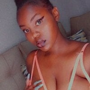 coupleslivesex.com Sweet_Winnie livesex profile in strapon cams