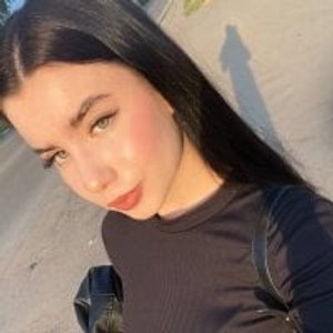 livesex.fan GeveyaOrra livesex profile in fetish cams