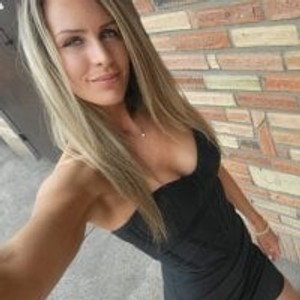 stripchat Nikki__Sexx__ webcam profile pic via elivecams.com