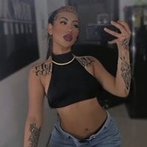 Ginnger_Ji webcam profile - Colombian