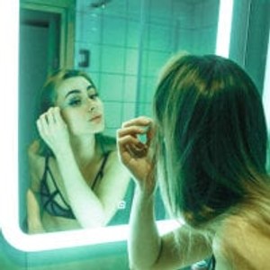 girlsupnorth.com Atomic_Alice livesex profile in shy cams