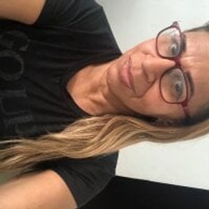 girlsupnorth.com madurasensualvanessa livesex profile in mature cams