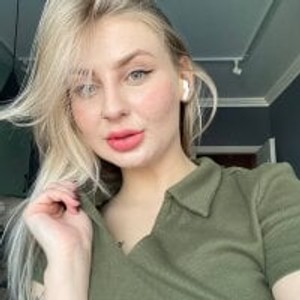 sexcityguide.com Cassie_Luvv livesex profile in young cams