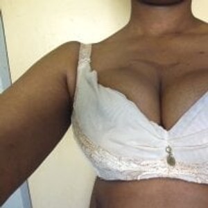 elivecams.com phatdee-licious23 livesex profile in mature cams