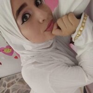 livesexr.com LeylakFarouq livesex profile in bigclit cams