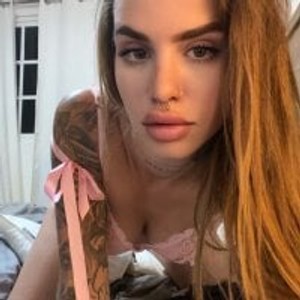 EmiliaCatalina webcam profile
