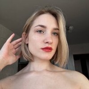 sexcityguide.com Julia_St0ne livesex profile in lovense cams