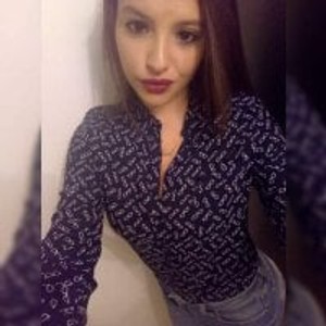 free6cams.com Salo-mee livesex profile in kissing cams