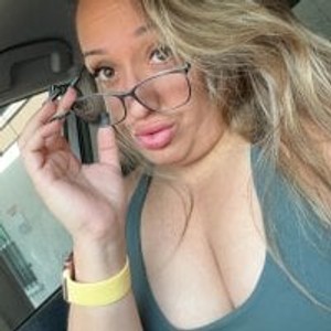 sexcityguide.com ExoticMia livesex profile in milf cams