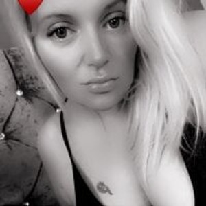LillyRaeXO profile pic from Stripchat
