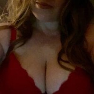 livesex.fan curvy_playful_mia livesex profile in mobile cams