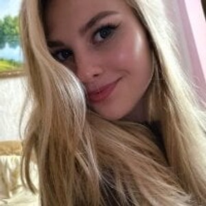 free6cams.com Cosmo_Queen livesex profile in public cams