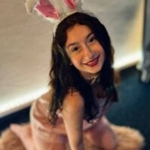 girlsupnorth.com Bunny-Chloe livesex profile in teen cams