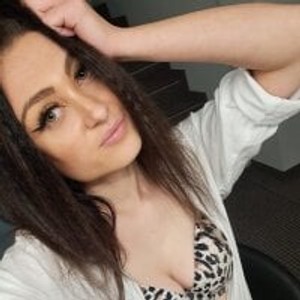 EllaRoxi webcam profile - Romanian
