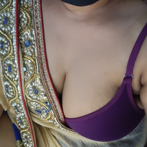 girlsupnorth.com Riya_marathi7 livesex profile in cd cams