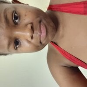 isabella- webcam profile pic