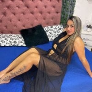 free6cams.com victoria_carson1 livesex profile in public cams