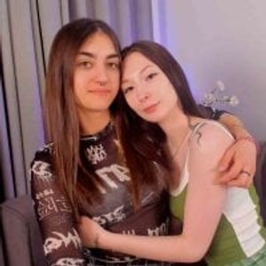 girlsupnorth.com Cutebees_ livesex profile in lesbian cams