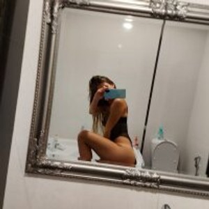 livesex.fan AdrianaLaxFresh livesex profile in spy cams