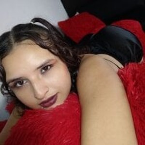 girlsupnorth.com SCARLETTQUEENN livesex profile in cd cams