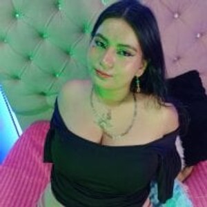 stripchat curvy_cristal_4 Live Webcam Featured On free6cams.com