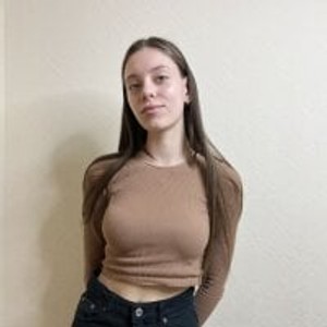 sexcityguide.com IvankaShy livesex profile in teen cams