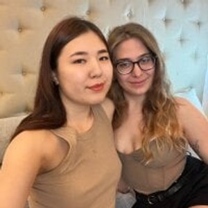 livesexr.com GuinevereDace livesex profile in lesbian cams