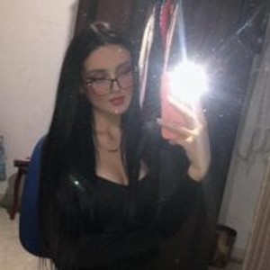 sleekcams.com Liily_evans livesex profile in kissing cams