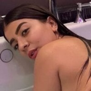 onaircams.com Leonie_Kamil livesex profile in shower cams