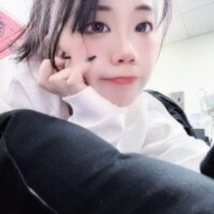 Kuro_red webcam profile pic