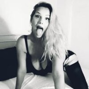 girlsupnorth.com IvyBigBoobs livesex profile in facesitting cams