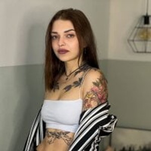 livesexr.com MiraTattoo livesex profile in romantic cams